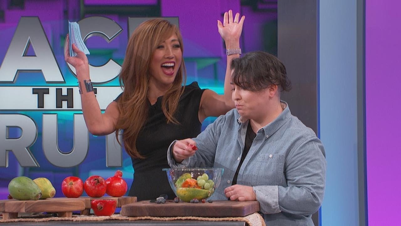 Watch as Woman Overcomes Her Crippling Phobia of Papaya! video to gif