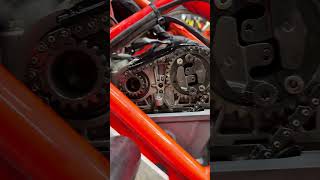 Cómo calibrar válvulas y poner en tiempo ktm690smcr #ktm #690smcr #ktm690smcr #husqvarna701