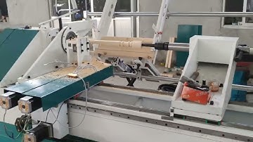 Automatic loading CNC wood lathe