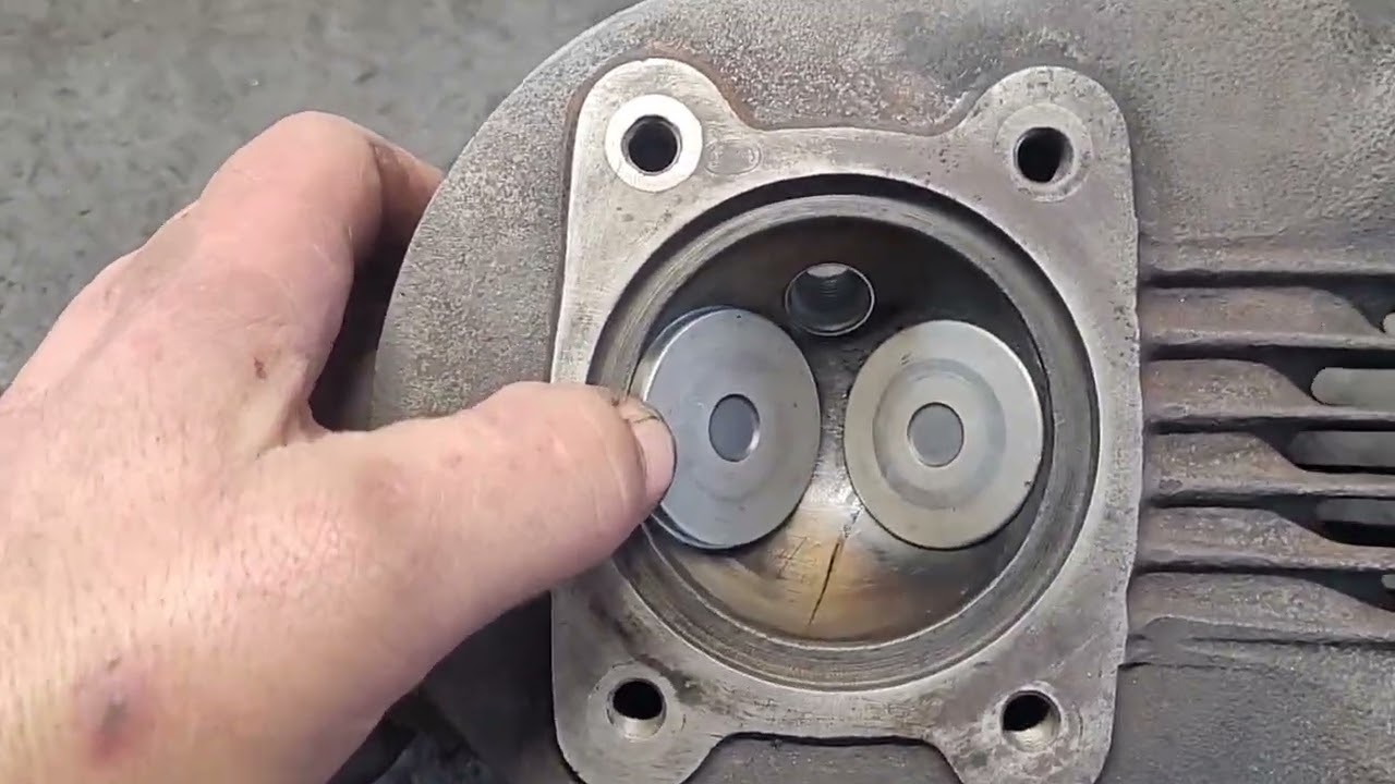 Pokračujeme Peugeot P515 kluka ventily