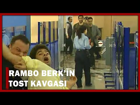 Rambo Berk'in Tost Kavgası! - Yılan Hikayesi 46.Bölüm