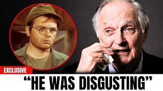 He Utterly Hated Gary Burghoff, Now We Know The Reason Why
