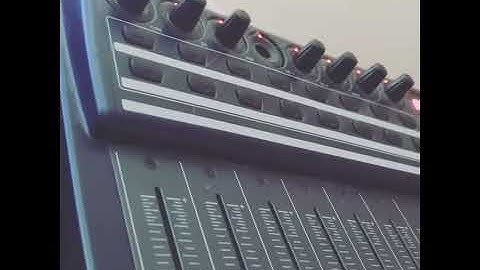 Behringer BCF2000 USB Midi controller daw