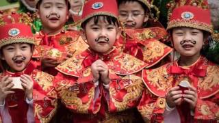 Children and Boogie Woogie. Christmas.