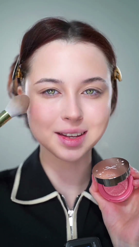 Сделала очень красивый весенний нежный макияж в коричневых оттенках😍 ...