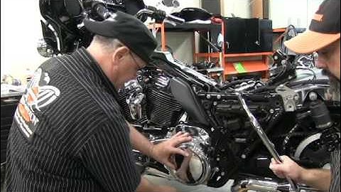 How to Properly Check Harley Davidson Motorcycle Fluids ***UPDATED VIDEO LINK IN DESCRIPTION***