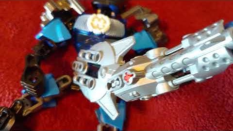 (Review) Lego Hero Factory: Stringer (Breakout) from 2012! (Read description)