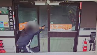 Shooting at gas station in South Loop caught on camera Resimi