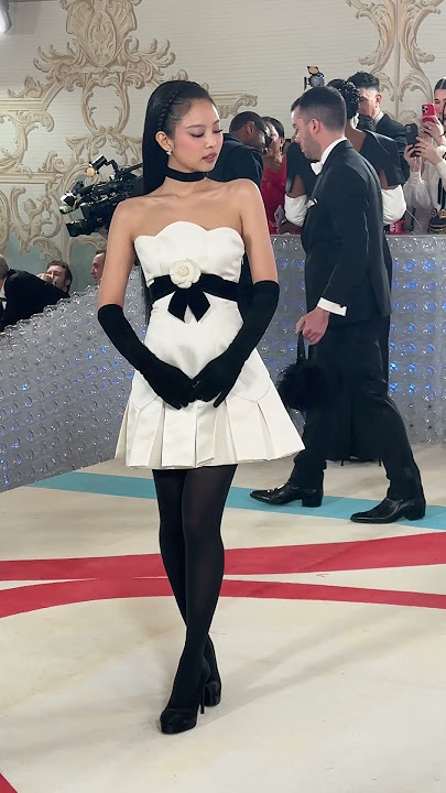 In your area 🖤🔥 Jennie Is Human Chanel at Met Gala 2023