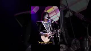 Tommy Thayer on the stage #kiss #tommythayer #throwbacksong #rocknroll #music #concert #shorts