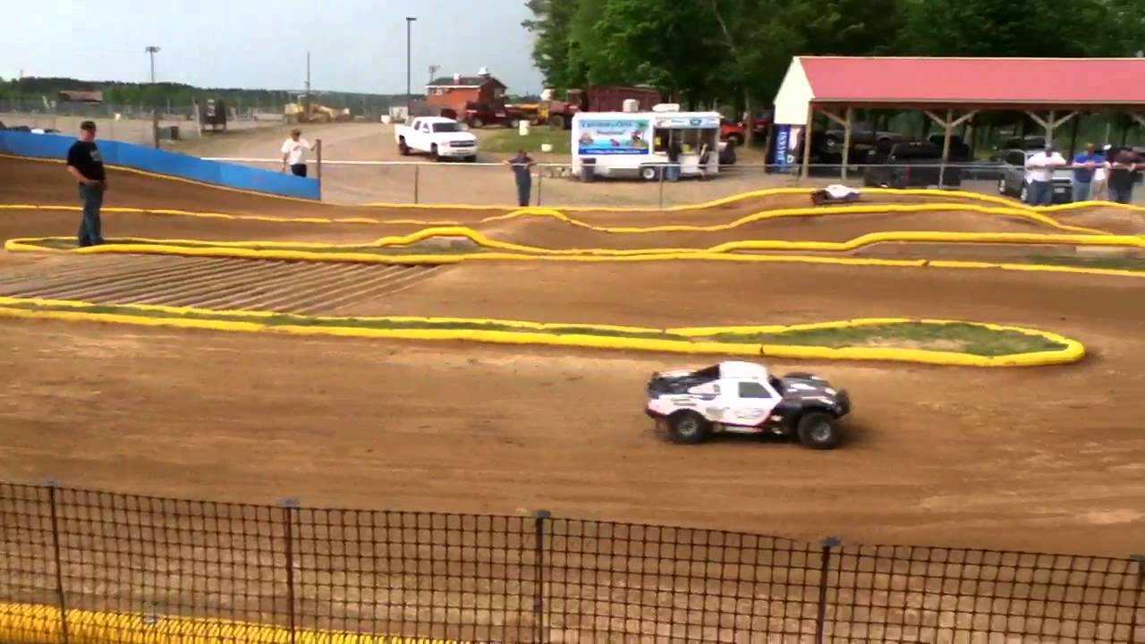 5th scale racing at Crandon rc raceway - YouTube