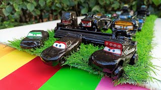 Clean up muddy mini Cars & disney car convoys! Play in the garden #073