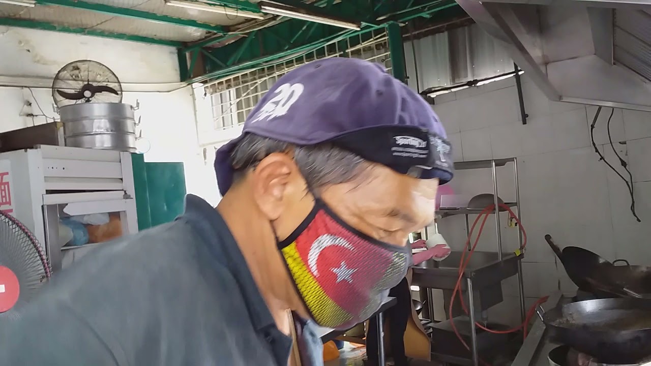 Taman Megah Coffee Shop Next To Rhb Bank Uncle Make Char Kway Teow Youtube