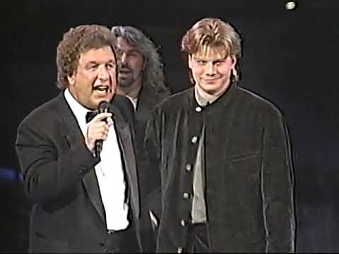 Bill Gaither introduces the Vocal Band ~ Mark Lowry Comedy (Live at Jubilaté '95) - rare footage