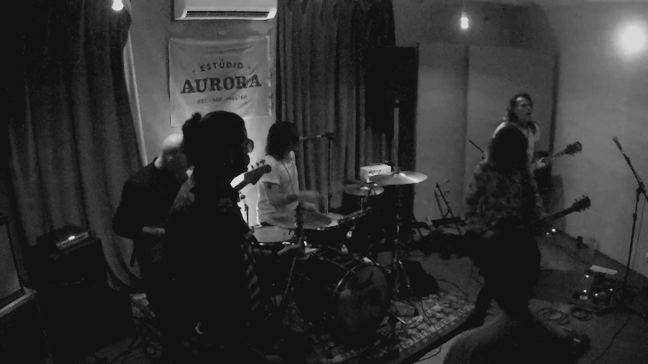 Luke & No Friends - Darkness (live @ Estúdio Aurora)