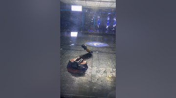 You can try to escape indefinitely... #battle #robots #battleofrobots #robotics #shorts