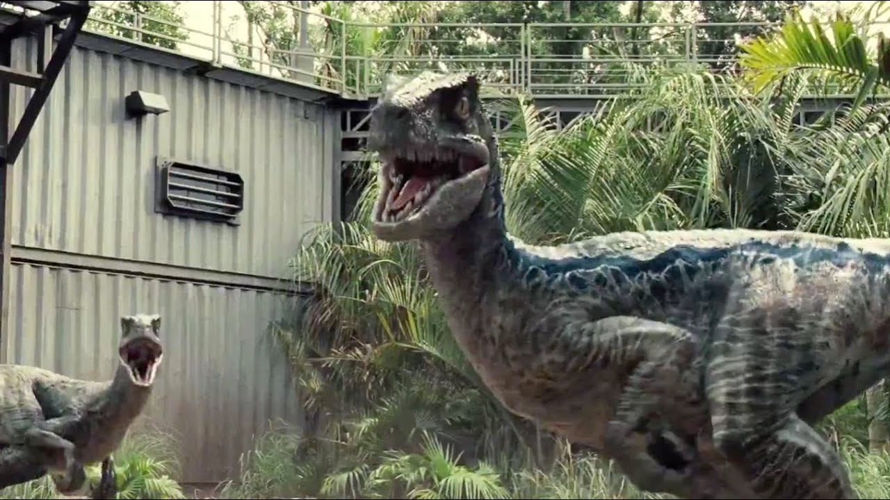 Jurassic World Owen Saves A Guy From The Raptors 2015 Chris Pratt 