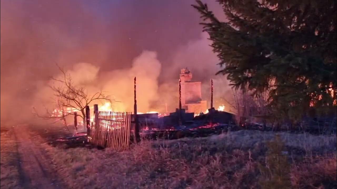 пожары снт братск. пожары в братске и братском районе сейчас. пожар. пожар. в южном падуне братск сгорел дом.
