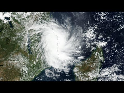 Powerful Cyclone Kenneth hits Mozambique