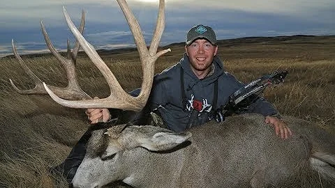 CODY ROBBINS BOWHUNTING BIG MULIES! L2H S05E01 "Keeping the Streak Alive"