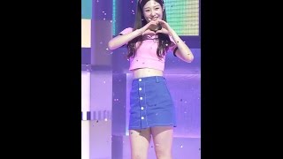 [MPD직캠] 아이오아이 정채연 직캠 너무너무너무 I.O.I Jung Chae Yeon VeryVeryVery Fancam @엠카운트다운_161020