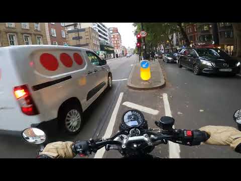 Work commute to central London | Triumph Bonneville | 4K