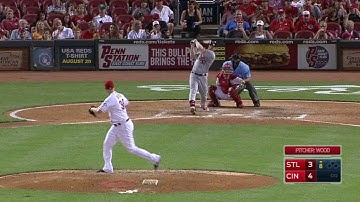 STL@CIN: Moss ties the game with a solo smash