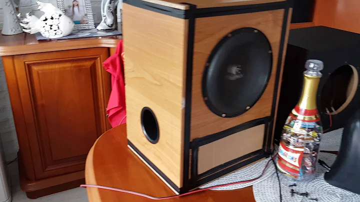 Logitech z906 in custom box and z623 amplifier plays low Hz