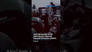AKSI NEKAT PEMOTOR Lewati Kolong Truk Kontainer Demi Menghidari Macet