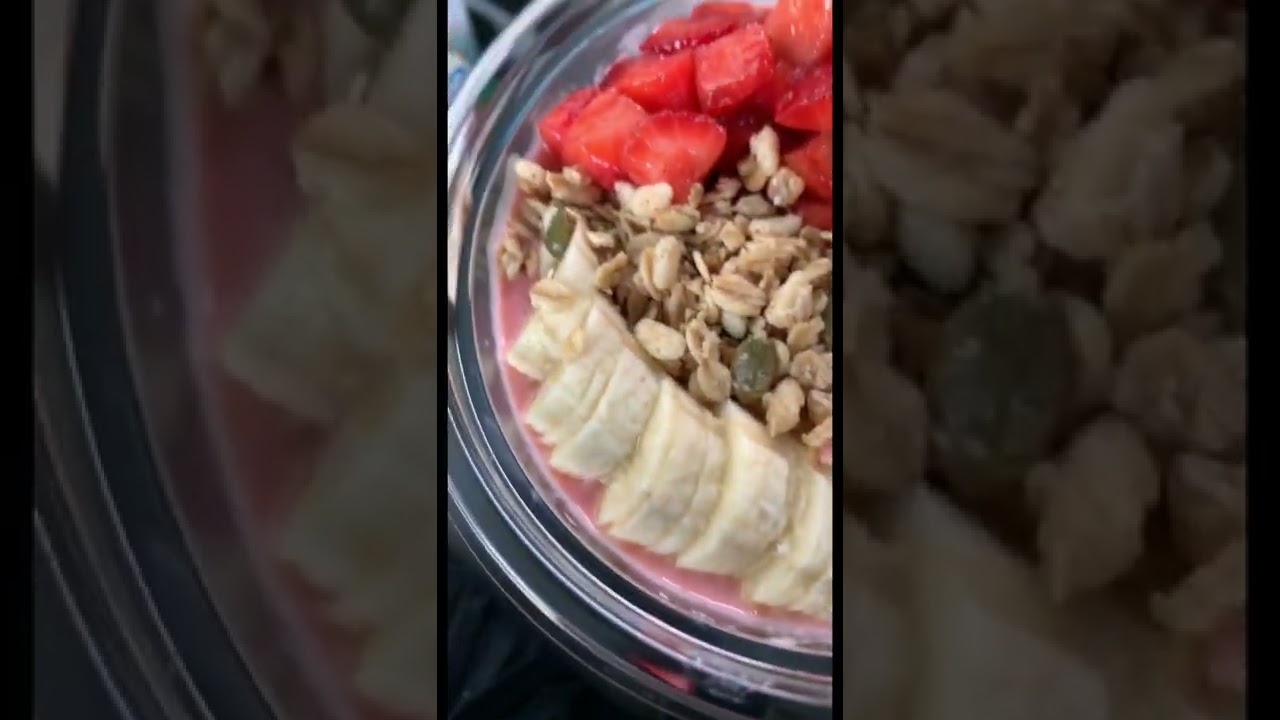 Jamba Juice 😋 chunky strawberry bowl - YouTube