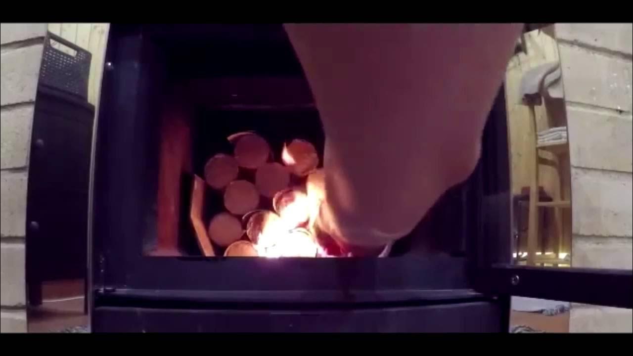 топливные брикеты можно ли топить баню. печь банная протопи парилка 24. брикеты для печи. твердое топливо древесина. камин брикеты ruf горят.