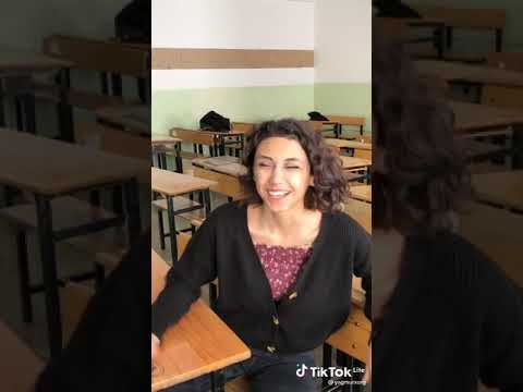Periscope Liseli türk kızları okulda twerk Show yapıyor