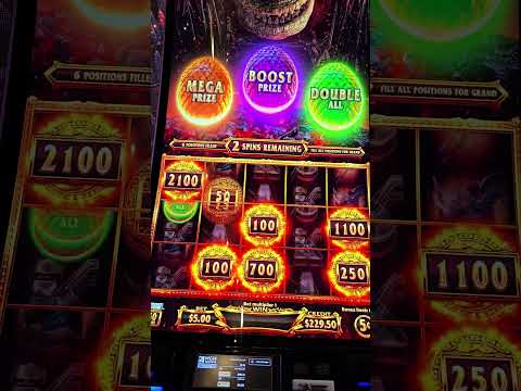 “The Roulette Runner” Ep 9. $100 buy in & leaving with $206. #shorts #casino #roulette #vegas #win