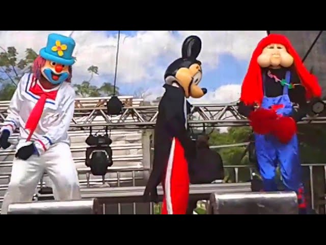 BONECOS CARRETA DA ALEGRIA, FOFÃO, PATATI E MICKEY, NO CARNAVAL DE PONTE NOVA, BLOCO É PRÁ PIRÁ (6)