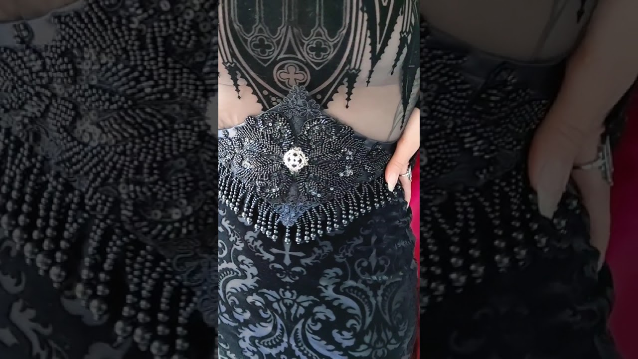 Vampiregoth meets cathedralcore 🖤 