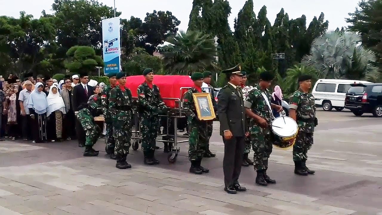 Eks Pimpinan KPK, Syahruddin Rasul Dimakamkan secara Militer di TMP Kalibata