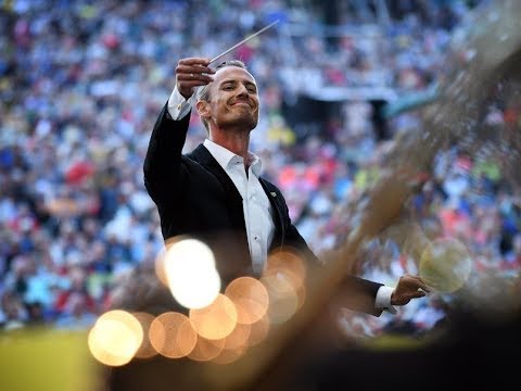 Wagner's Meistersinger Overture with Alexander Shelley & Nürnberger Symphoniker