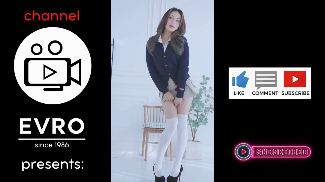 what-is-this-naughty-michelle-trachtenberg-doing-lookbook-tryon