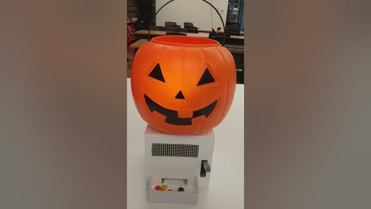 Arduino Slot Machine for Halloween - YouTube