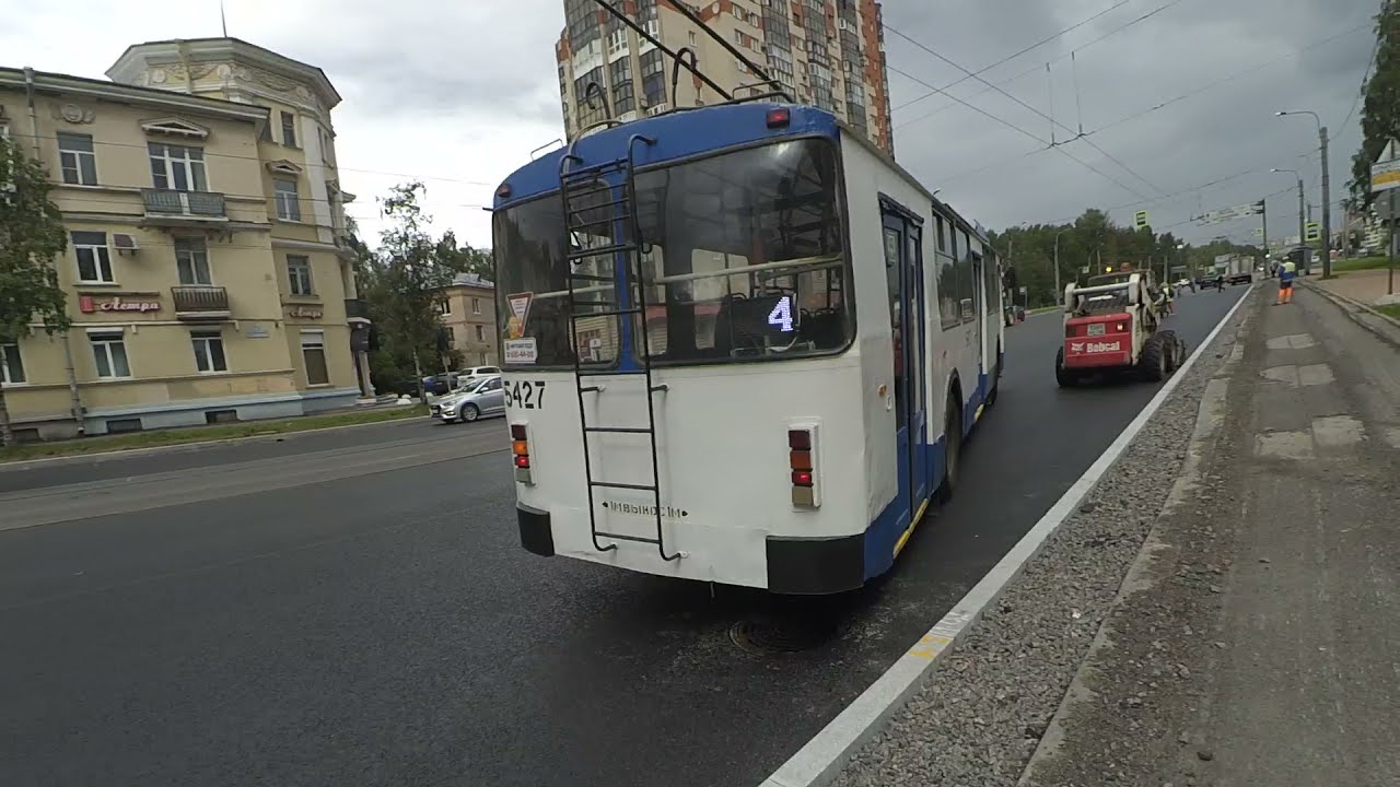 Как же здорово прокатиться на троллейбусе 