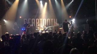 Beartooth - The Lines [Live @ L'Empreinte - Savigny-Le-Temple - 06-01-2017]