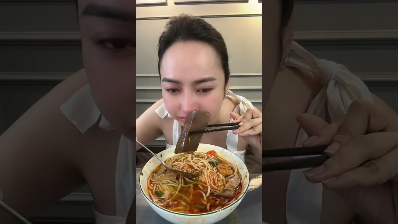 Mời mọi người Mukbang Bún Bò Tái Huyết, Bún Giò Heo, Bún Mắm Hải Sản, Bánh Canh với em nghen