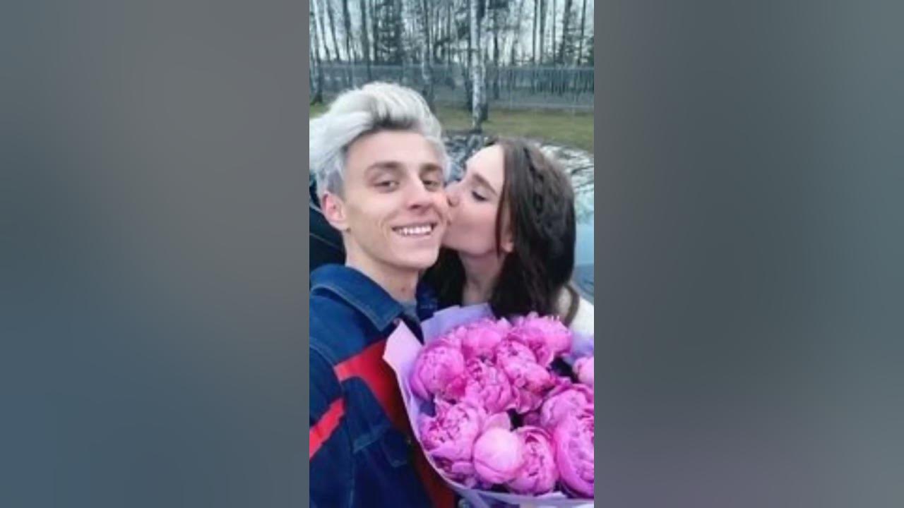 Влад А4 с Юлей - YouTube