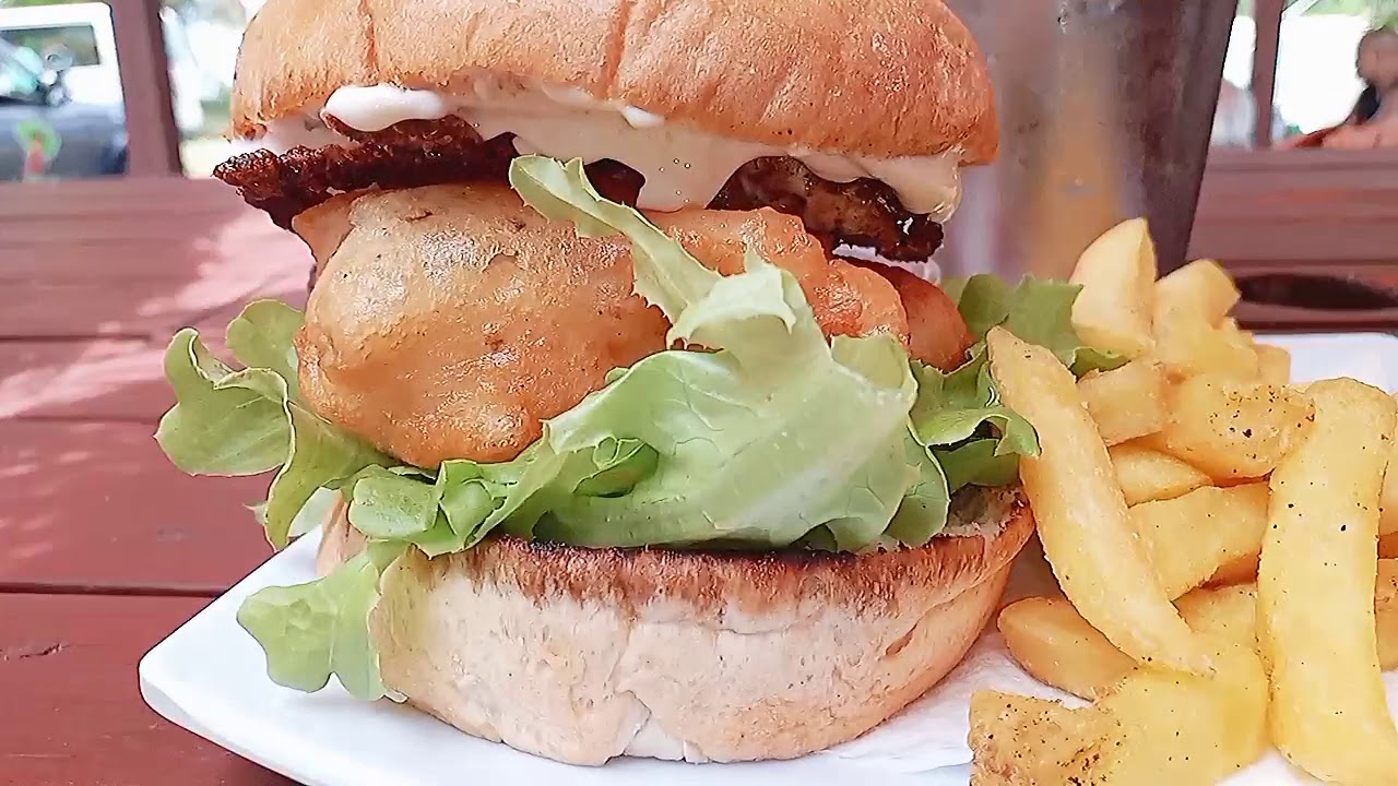 Avana Fishing Club Rarotonga - Crunchy Fish Fillet Burger with Chips and Vanilla ice Shake