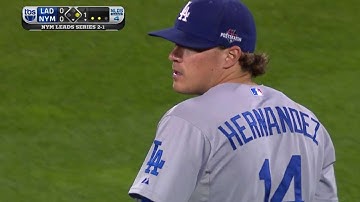 LAD@NYM Gm4: Hernandez races to make the catch