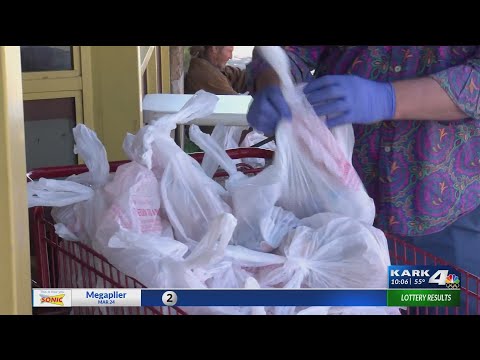 Little Rock church continues to feed the homeless during COVID-19 outbreak