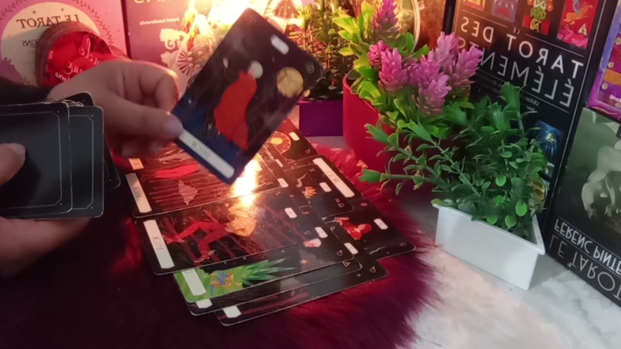 صمتك يخيفه/نادم على تهوره/اشتياقه لك يضطره للكذب عشان يرجعلك/ بيشوف رسائلك و صورك بحرقة😉