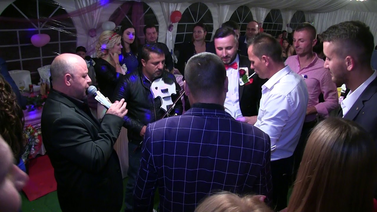 Carmen Cantoneru-Ionut si  Marinela nunta Cujmir 07