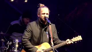 Tomáš Klus - Přičichnutí Alergikovo - LIVE Václavské Náměstí