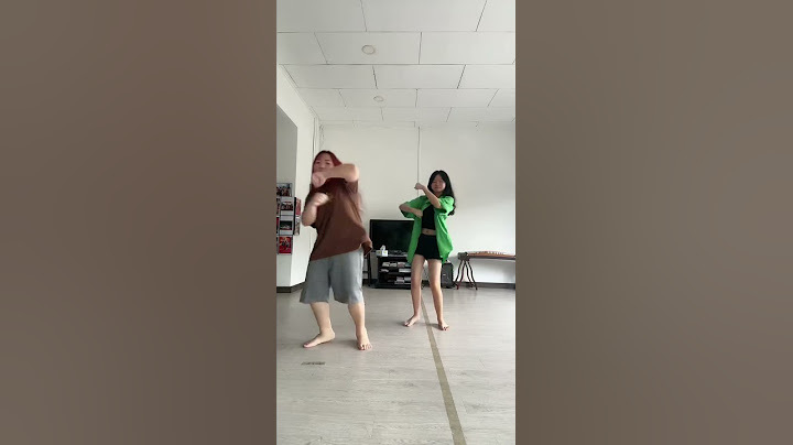 刚才休息时间抓个小可爱也算是从小见到大的朋友我们两只是疯狂跳个舞而已，放嗨个人的自己哈哈哈《疯狂版本》🤣泰国的表弟。